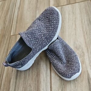 Grey Slip-On Sketchers Yoga Mat Sneaker 8.5